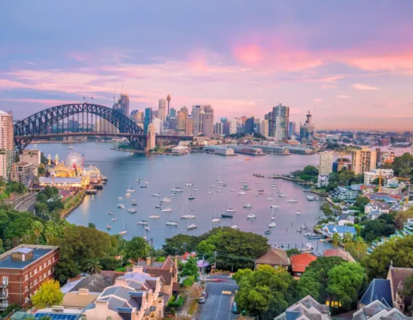 Top 10 Crazy Facts About Australia